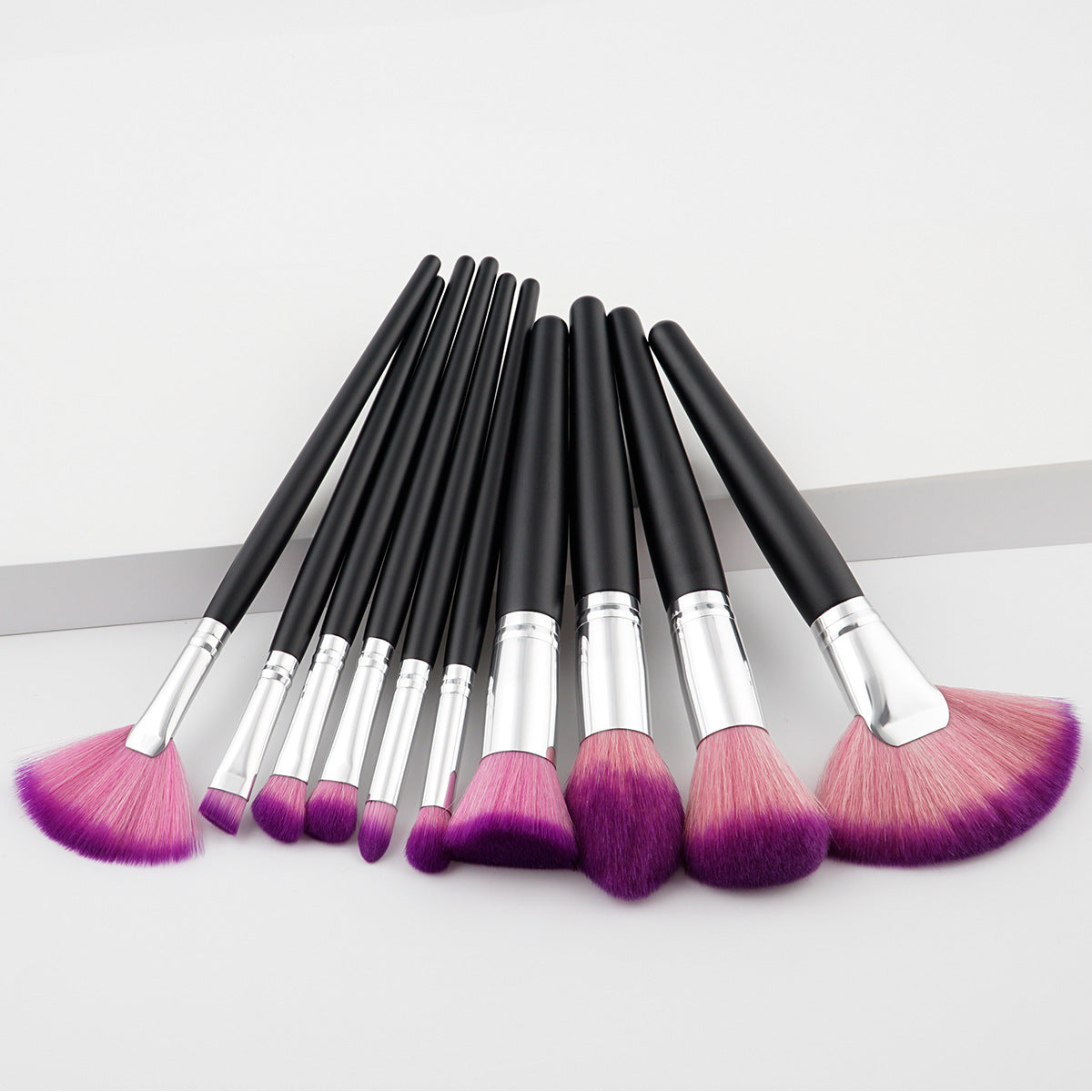 10 makeup brushes